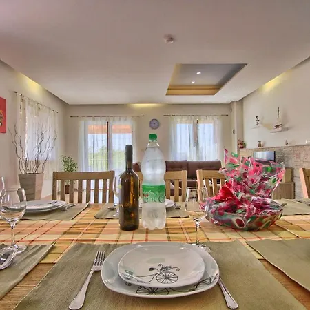 Stokovci Comfortable Villa Svetvinčenat